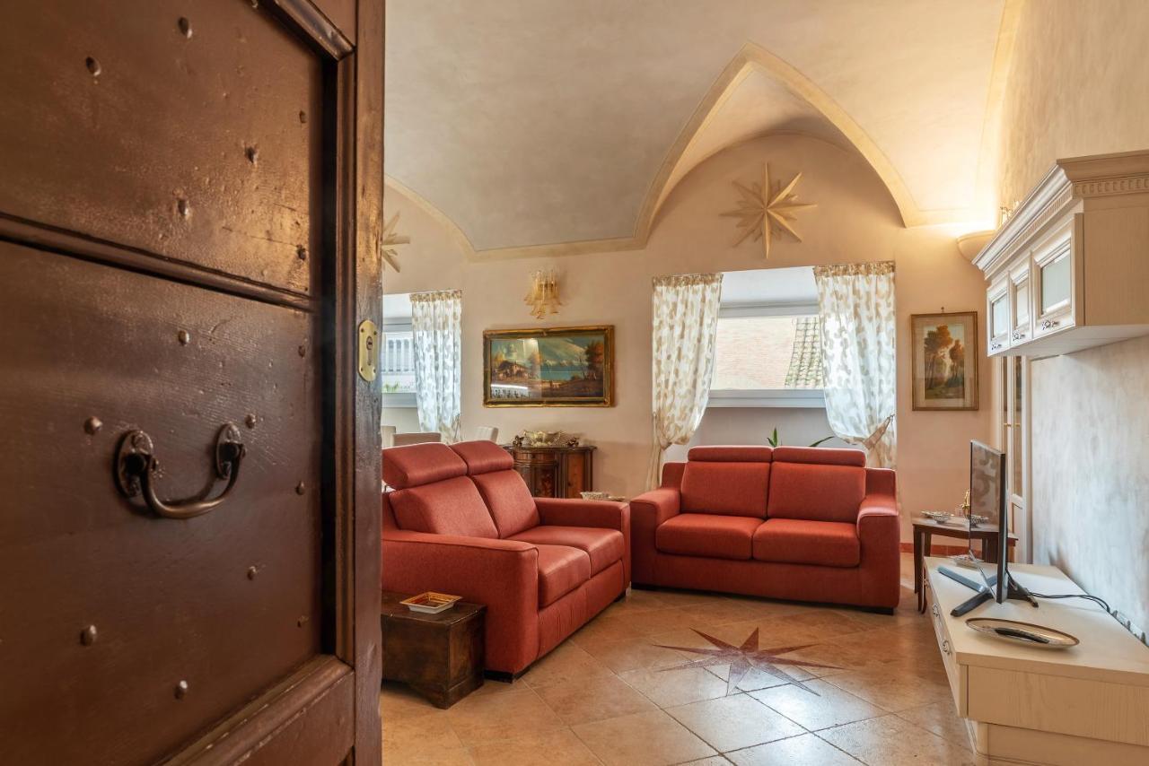 Palazzo Altieri Elegant Apartment Roma Exterior foto